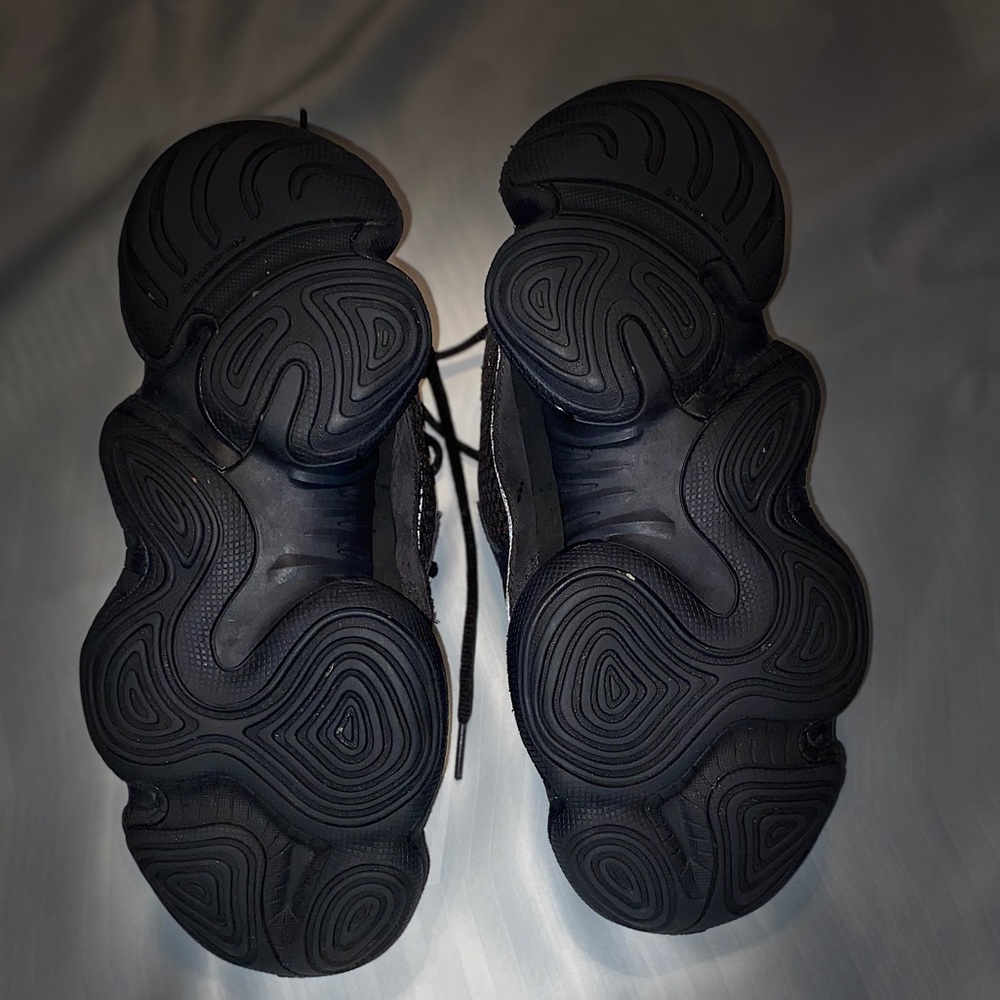 Yeezy - Picture 5 of 7